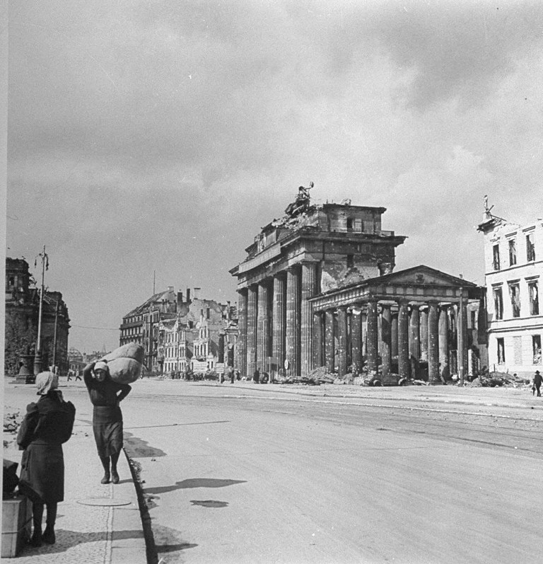 Берлин в 1945 году_25