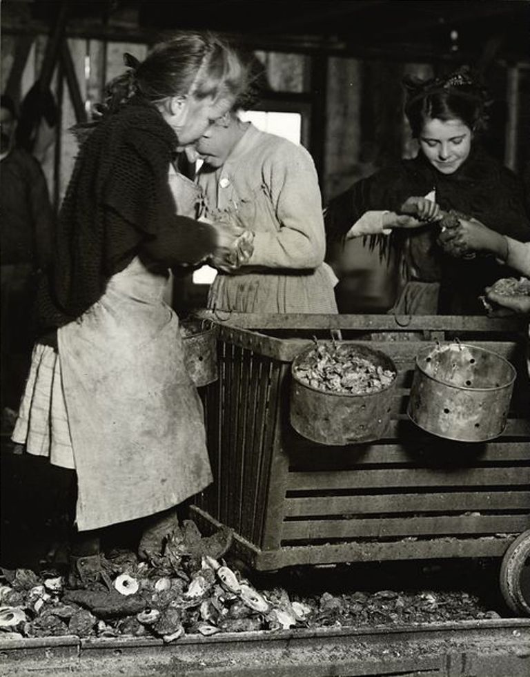 Маленькая Лотти, постоянная обдирательница устриц. февраль 1911