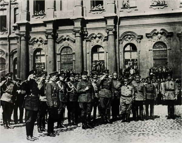 А. Ф. Керенский приветствует войска март 191